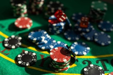 Standard tier – mixed speed Standard difficulty tier with mixed-speed fish